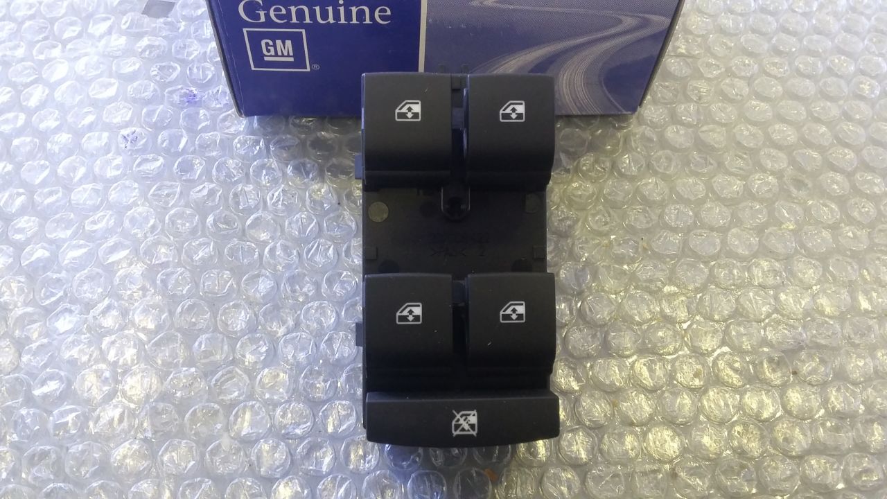 Chevrolet Aveo Cam Düğmesi Sol 2011-2013 GM