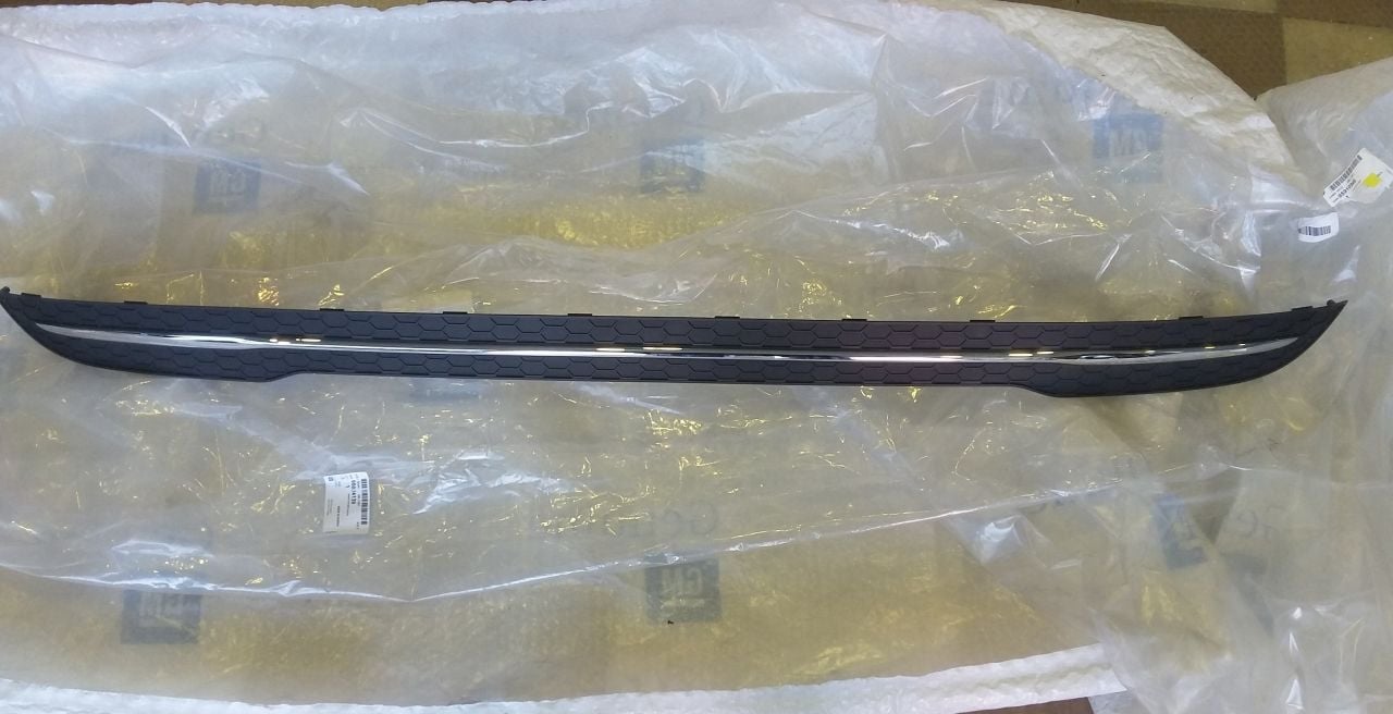 Chevrolet Cruze Arka Tampon Orta Izgara ( Nikelaj - Bakalit ) 2011-2012 GM