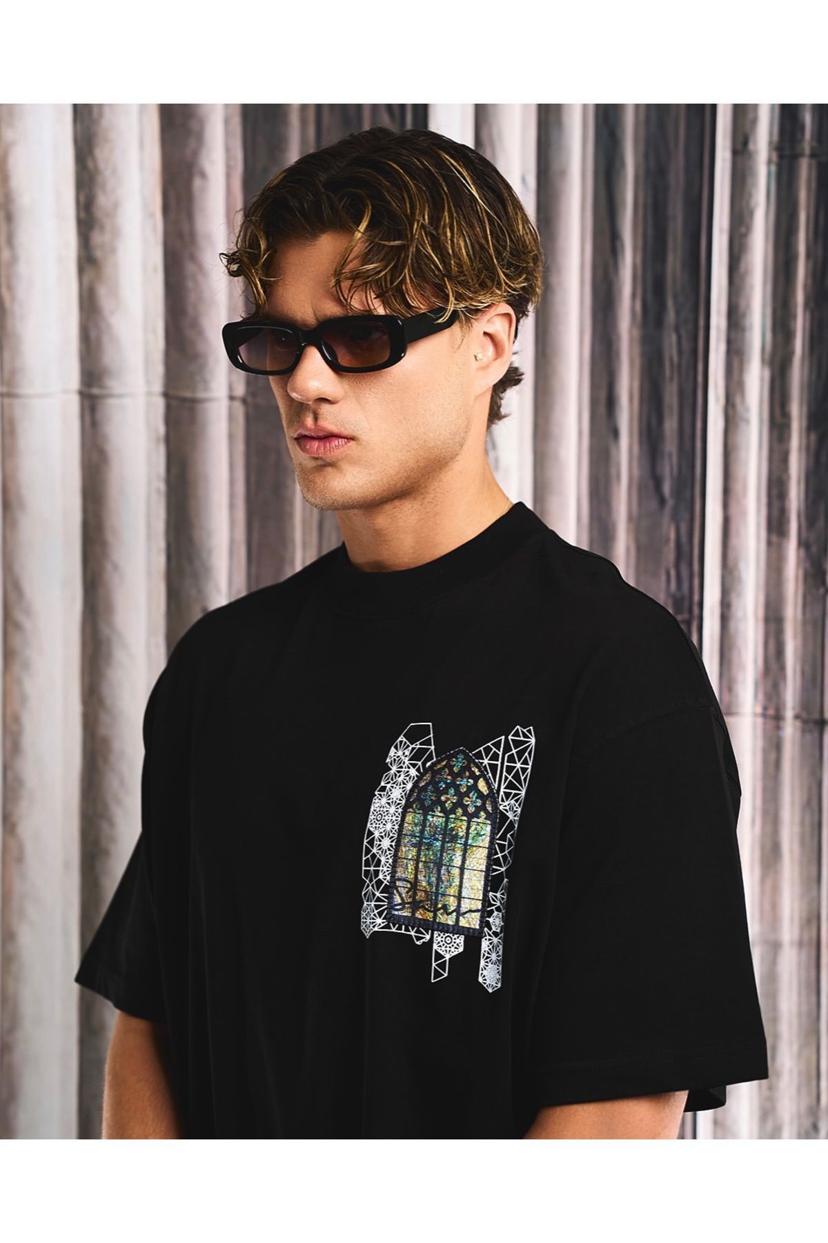 Pencere Aplikeli Unisex %100 Pamuk Oversize Siyah T-shirt