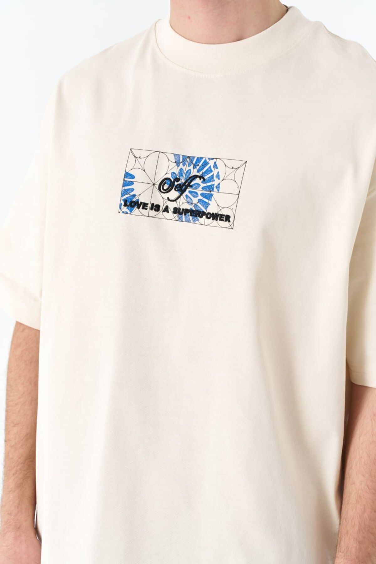 Love Is A Superpower Baskılı, Nakışlı Yazılı %100 Pamuk Ekru T-shirt