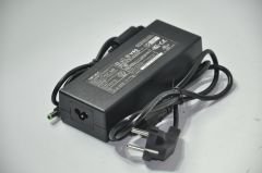 Axima TS6 Notebook Adaptörü (15V - 8A - 120W (4 Pinli))