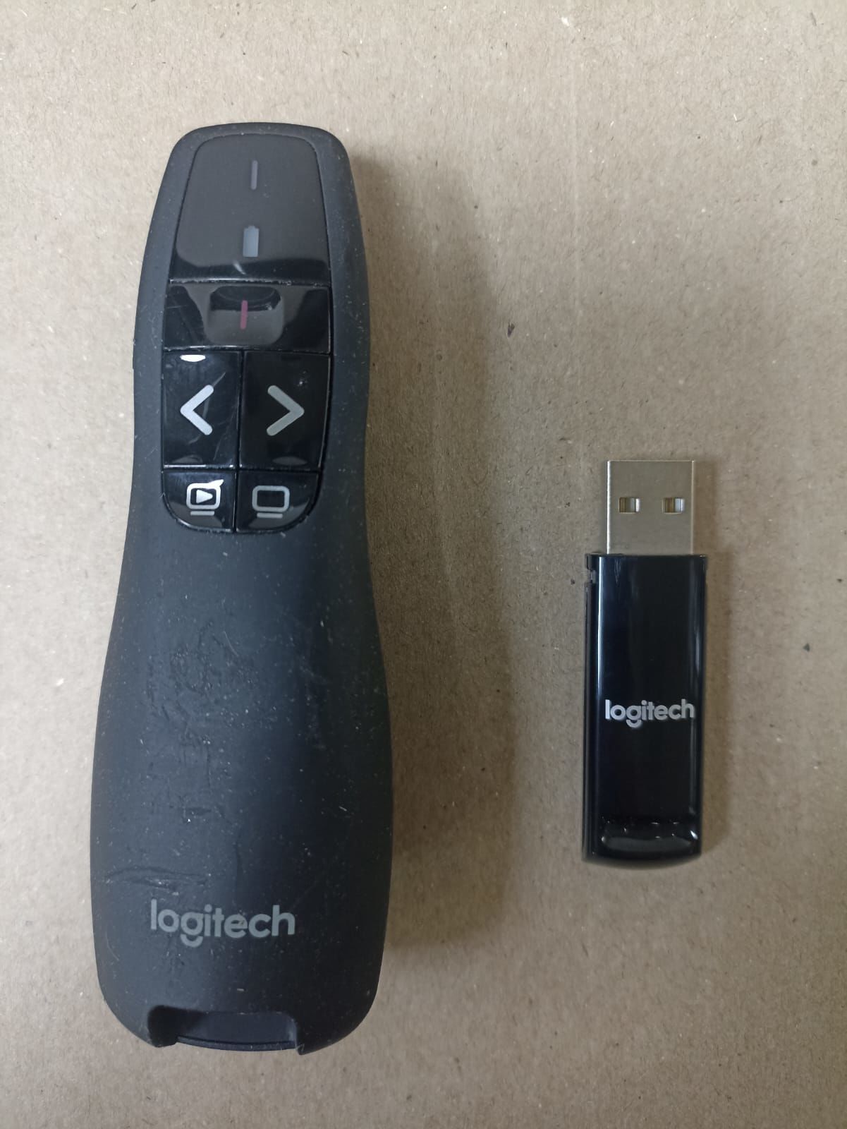 Logitech R400 Kablosuz Sunum Kumandası-Siyah