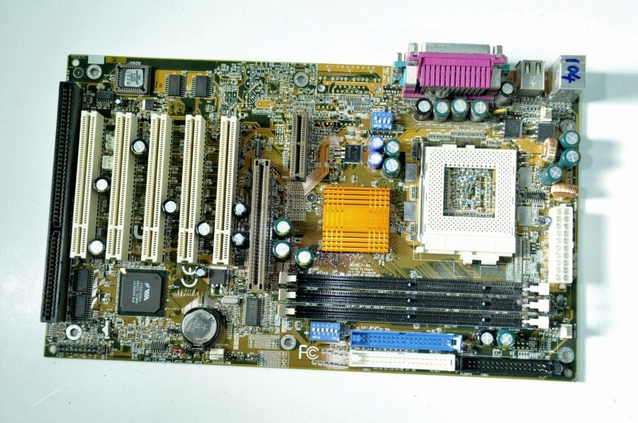 GIGABYTE P3 SOKET 370 GA-6VXC7-4X SDRAM ANAKART