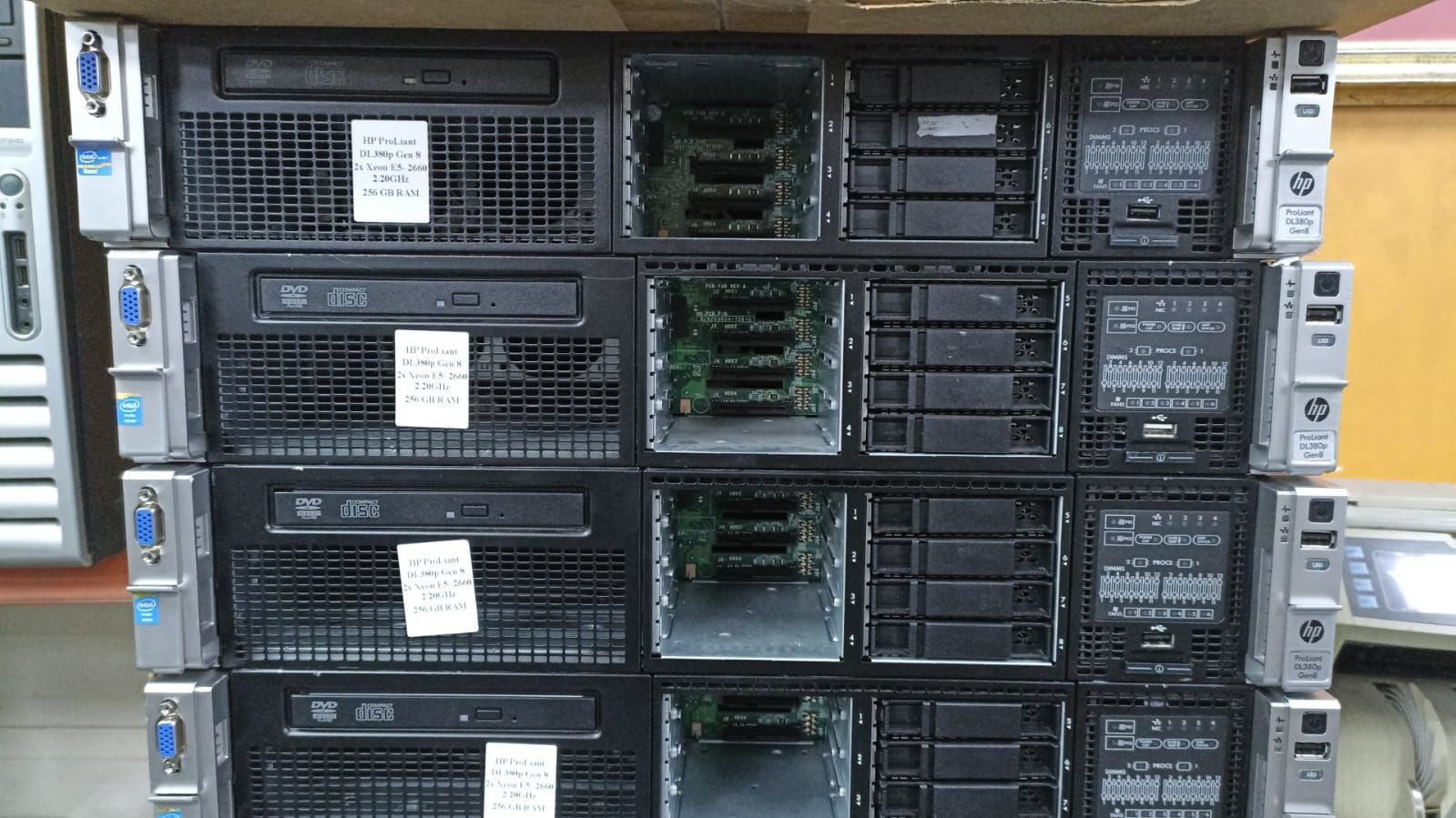 HP DL380P G8 256 GB RAM 2x E5-2660 2,20 CPU SERVER SUNUCU