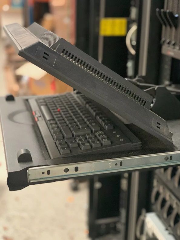 IBM 15 LCD Keyboard Rack Mount Server Console Grade B 9513-AG1