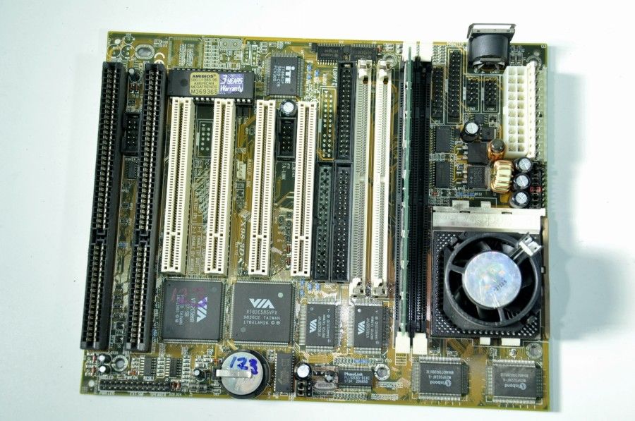 ZIDA P1 SOKET 7 TX98-3D EDO/SDRAM ANAKART