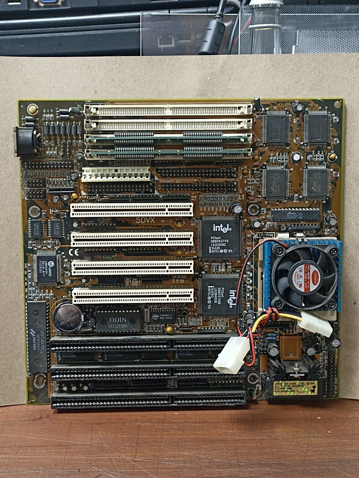 Zida Tomato 5DVX REV 1.21 Socket 7 Motherboard, Intel SB82437VX Chipset 3 isalı