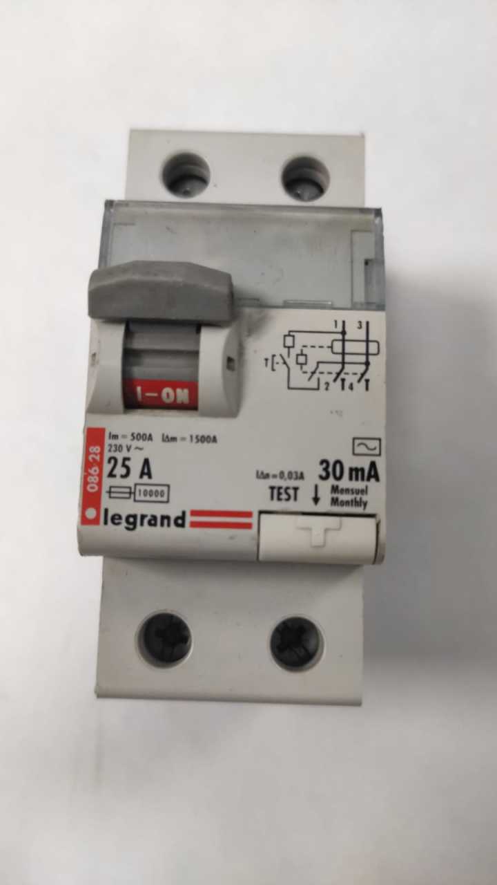 Legrand 25A 30Ma Kaçak Akım Koruma Anahtarı