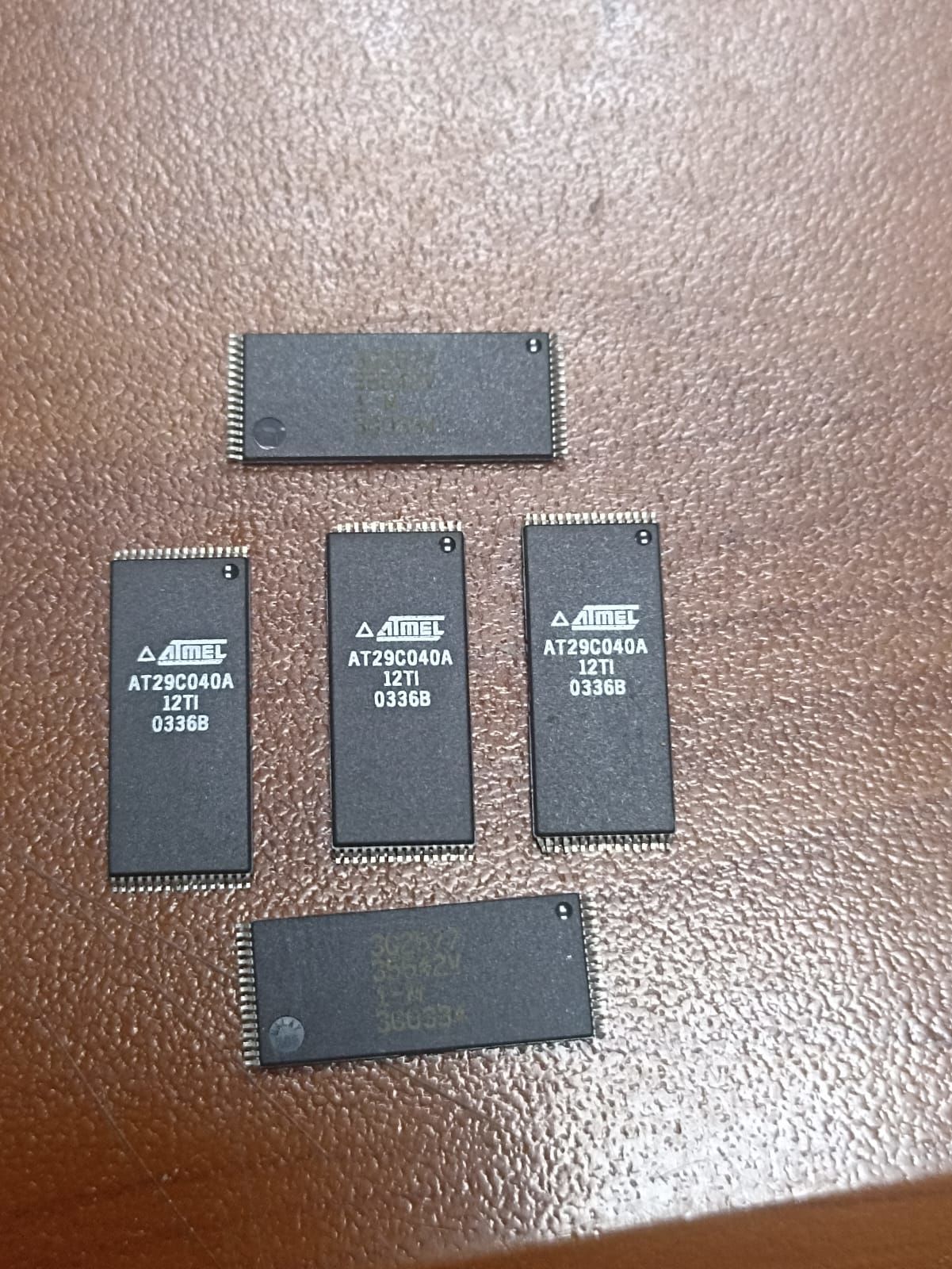 ATMEL AT29C040A  AT29C040A-12TI TSOP32