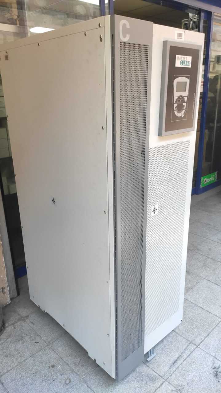 Masterguard 40 KVA 32 ad 26a akülü UPS