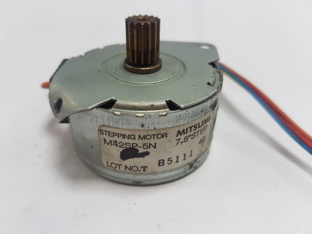 M42SP-5N 7.5° 4Ω Step Motor
