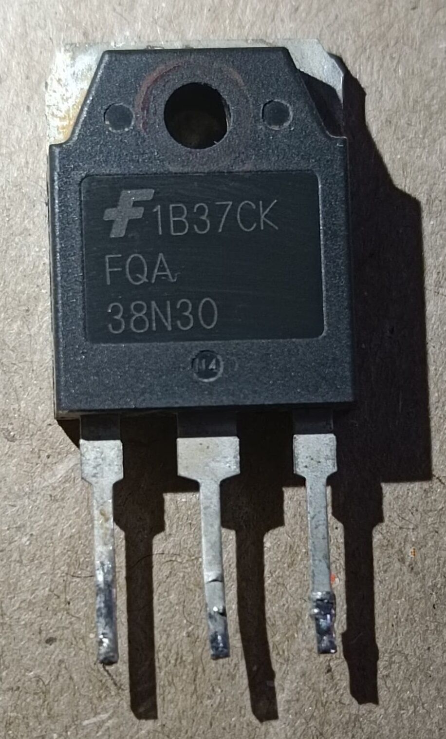 FQA38N30 TO-3P 38.4A 300V 290W 0.085Ω N-CHANNEL MOSFET