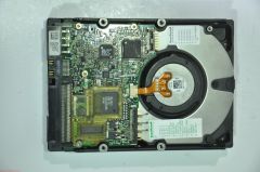 HP 68 PIN 9GB DNES-309170 25L2101 D4911-60001 3.5'' 7200RPM SCSI HDD