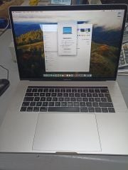 MacBook Pro 15'' A1990 2018 i7 16 GB RAM 500 GB SSD