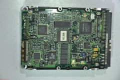 QUANTUM 68 PIN 2GB HN22W342 74G8812 3.5'' 7200RPM SCSI HDD