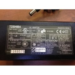 TOSHIBA AC Adapter 15V 5A 75W PA3201U-1A1C