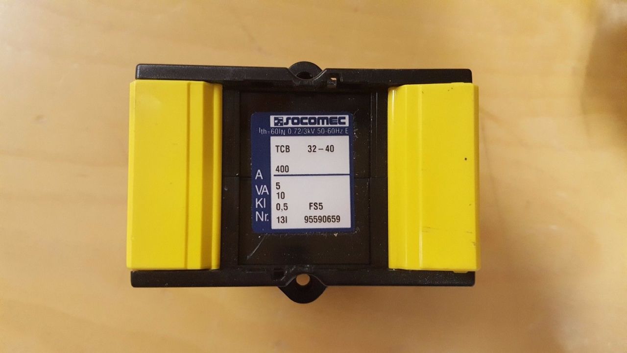 TCB3240 - SOCOMEC - TCB 32-40  Transformateur de courant 0.5 5A