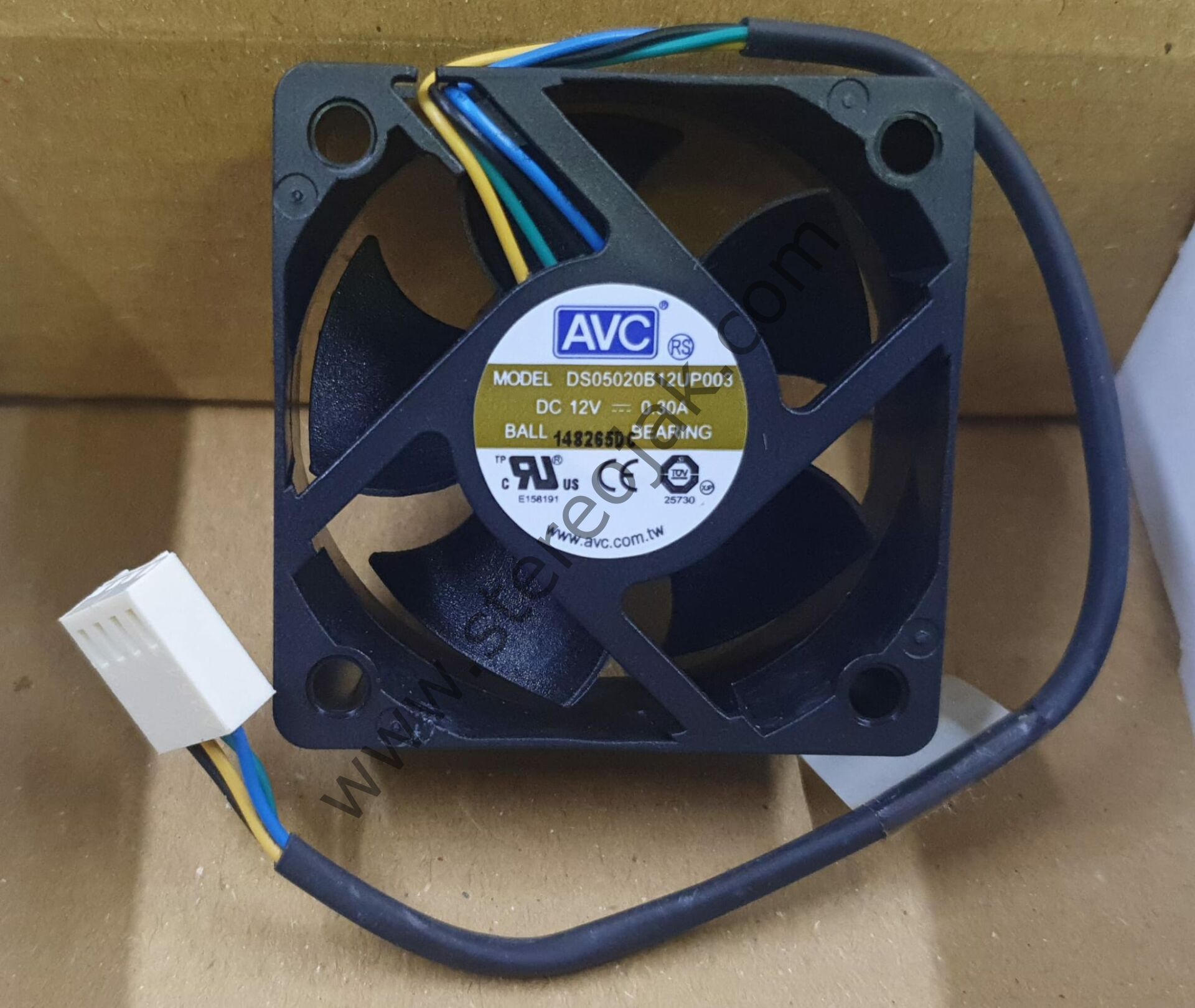 5cm 12 volt 4 kablo fan       AVC  DS05020B12UP003  DC12V 030AMP