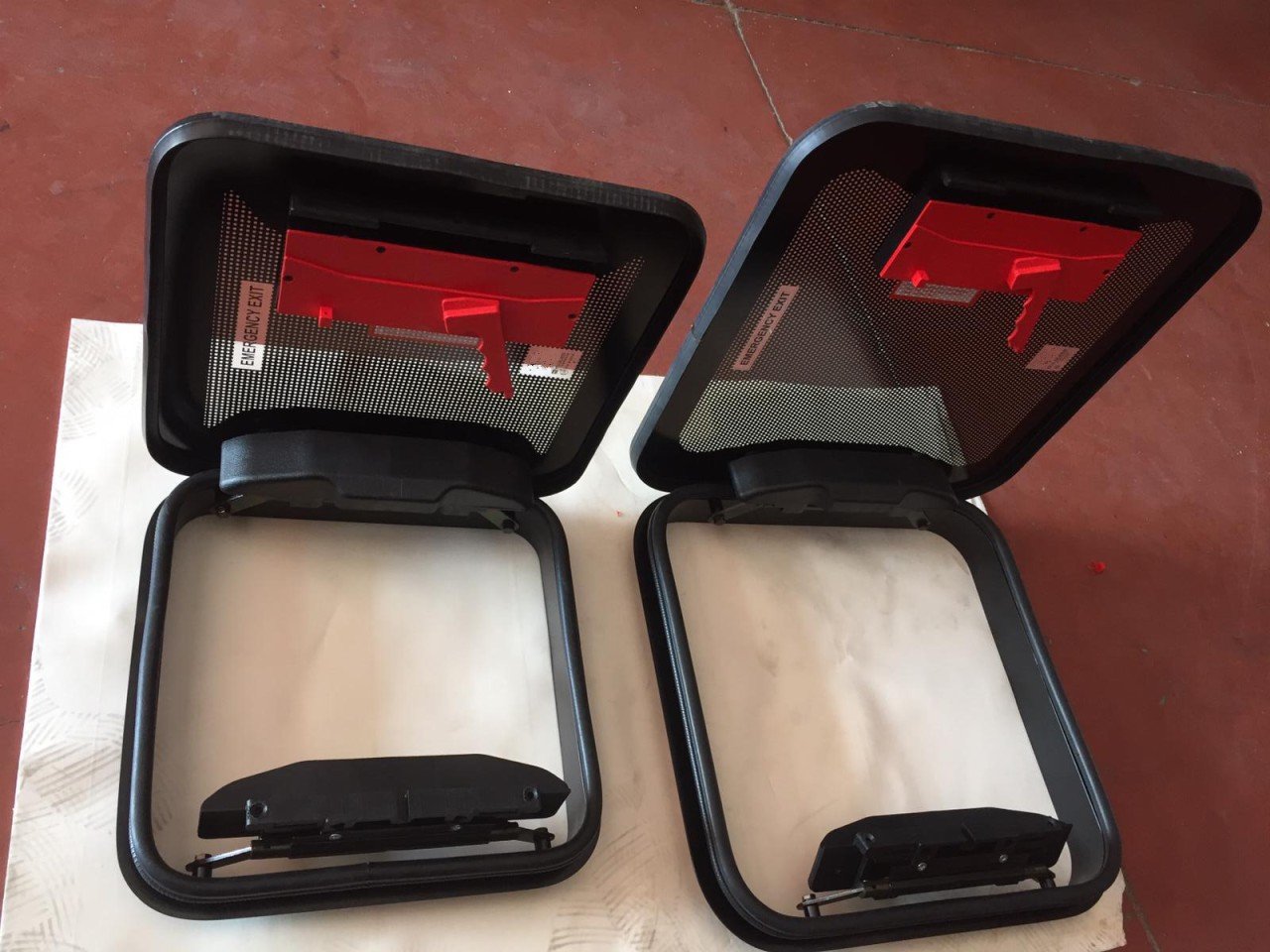 Acil Çıkışlı Cam Sunroof 97x53 cm