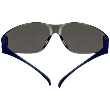 3M™ SecureFit™ 102 Koruyucu Gözlük, Çizilmeye Dirençli, Buğu Önleyici, Gri Polikarbon AS/AF Lens