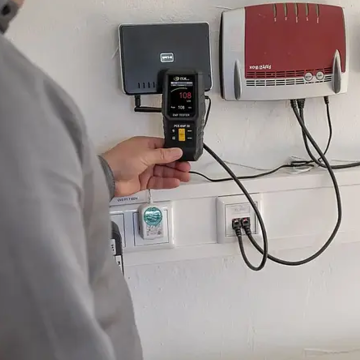 PCE EMF 30 3 Eksenli Radyasyon Ölçer 0.01... 1.800 mW/m² / 1... 1.999 V/m / 0.1... 999.9 mG / 0.01... 99.99 µT