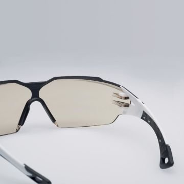 uvex 9198064 pheos cx2 Spectacles Koruyucu Gözlük İç Kısmı Buğu Önleyici, Dış kısmı Çizilmeye ve kimyasallara Karşı Dayanıklı, Gün Işığı Filtreli
