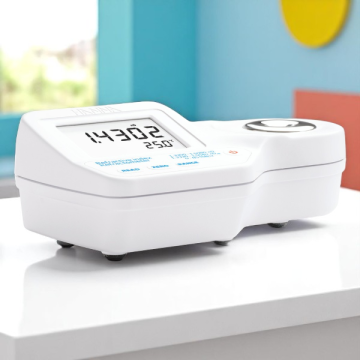 HANNA HI 96800 Dijital Refraktometre Refraktif İndeks ve Brix Ölçer nD: 1.3300... 1.5080 / nD20: 1.3330.... .5040 / % Brix: 0.0... 85.0 / Sıcaklık: 0.0... 80.0 °C