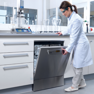 Miele PG 8583 [WW ADP PD] Dezenfeksiyon ve Yıkama Makinesi Demineralize Su için Besleme Pompası, Toz dozajlama ve EcoDry Fonksiyonu ile