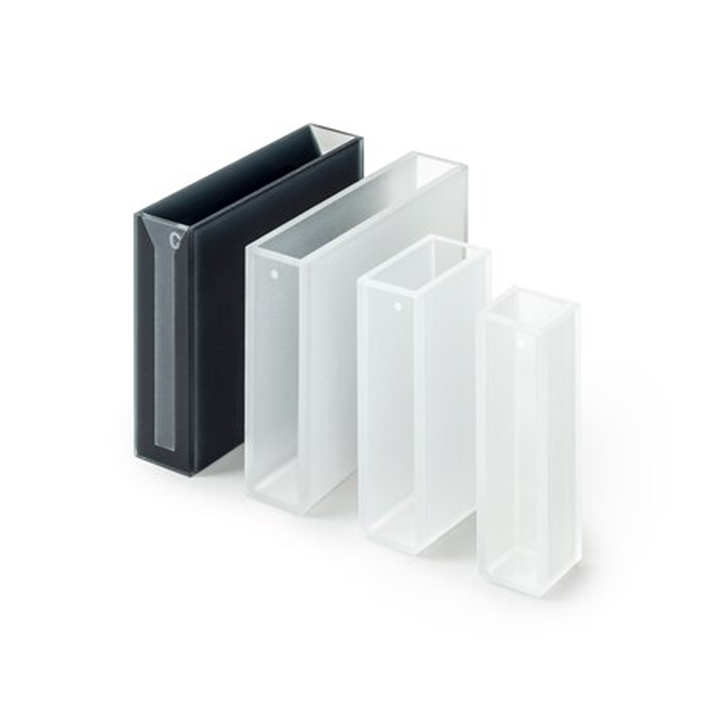 ISOLAB Spektrofotometre Küveti - Optik Cam - Yarı Mikro - 12,5 x 52,5 x 45 mm - 7,0 mL - 1 Adet/Paket