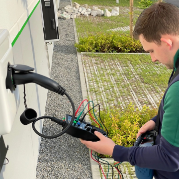 PCE EVSE 300 Elektrikli Araç Şarj İstasyonu Test Cihazı
