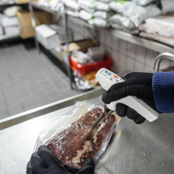 Testo 105 Saplama Tip Termometre HACCP Su Geçirmez  -50… +275 °C  Burgulu Ölçüm Ucu ile