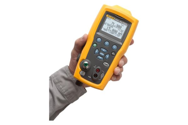 Fluke 719 100G Elektrikli Basınç Kalibratörü