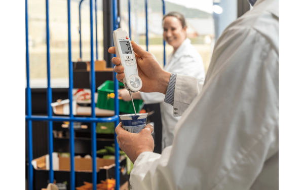 Testo 104-IR BT - App Bağlantılı Infrared/Batırma Termometresi