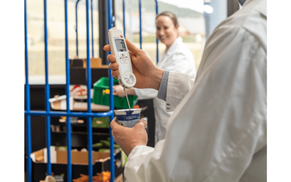 Testo 104-IR BT - App Bağlantılı Infrared/Batırma Termometresi