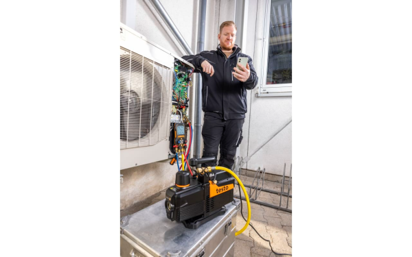 Testo 565i - Entegre tutma testiyle otomatik tahliyeler için akıllı vakum pompası, 10 CFM (283 l/dak)