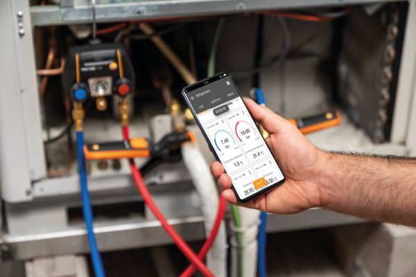 Testo 550i Akıllı set - Kablosuz kıskaçlı sıcaklık problarına (NTC) sahip uygulama kontrollü dijital manifold