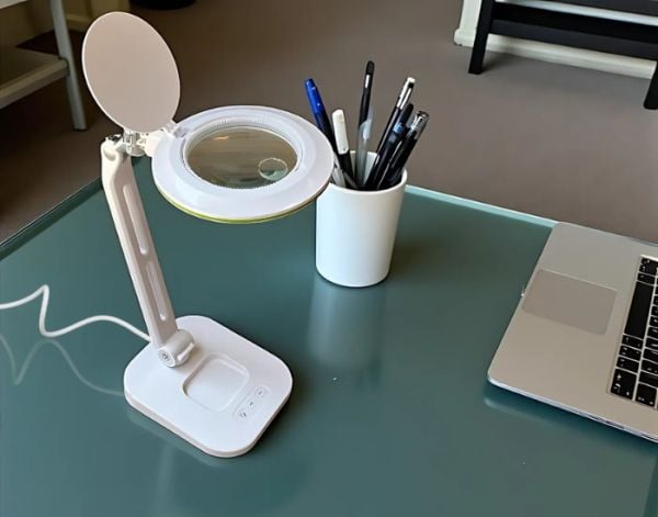 Flexi Masaüstü Büyüteç | Ayarlanabilir Kademeli Led Aydınlatmalı