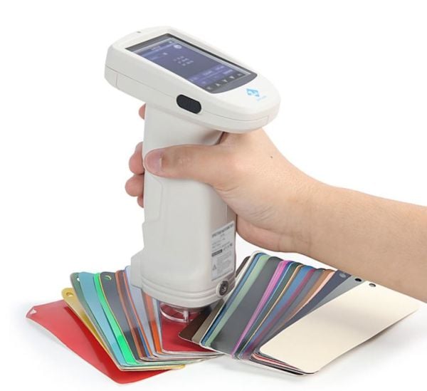 3nh ST50 Renk Ölçer Spektrofotometre - Renk Ölçüm Cihazı Dahili fotodiyot dizisi (çift 20 grup) Silikon Fotodiyot Sensörler - 3,5'' TFT Dokunmatik Ekran - 400-700nm