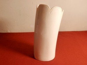 El oyması fildişi vazo. Vazo Y.17cm. 274gr.