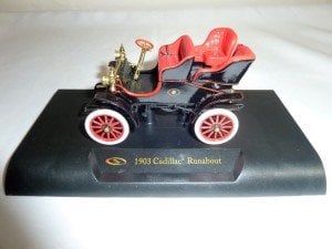 1903 Cadillac Runabout diecast araba. Signature Models üretimi. Kutuludur. 1/32