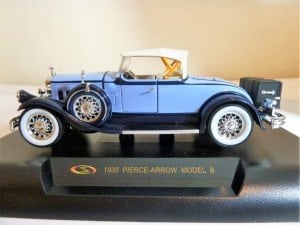 1930 Pierce - Arrow Model B diecast araba. Signature Models üretimi. 1/32