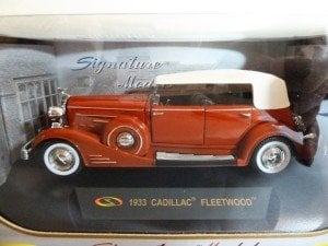 1933 Cadillac Fletwood Coupe diecast araba. Kutulu. Signature Models üretimi. 1/32