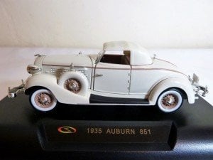 1935 Auburn 851 diecast araba. Kutuludur. Signature Models üretimi. 1/32