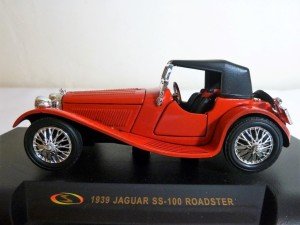 1939 Jaguar SS-100 diecast araba.  Kutulu. Signature Models üretimi. 1/32