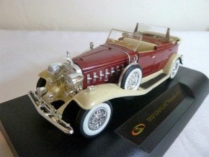 1932 Cadillac Phaelon V16 diecast araba. Kutulu. Signature Models üretimi. 1/32