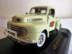 1949 Ford  F1 Pick up diecast kamyonet araba. Kutulu.Signature Models üretimi. 1/32