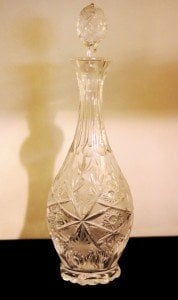 Baccara kristal el kesmesi  likör şişesi. Y:38cm.