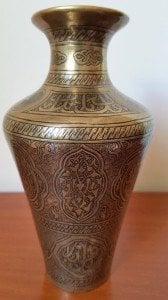 Bronz yüzeyi el kakmalı İslamik antika vazo. 19. Y.y. Y:17cm