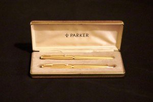 Parker altın kaplama ikili kalem seti.  Orijinal kutusunda. Kalem boyları:13.cm.