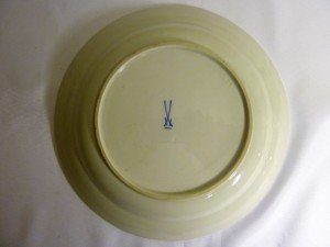Meissen porselen Kakiemon stili Sarı Aslan/Kaplan desenli porselen el boyaması tabak. 19.Y.y. Çapı.24cm.